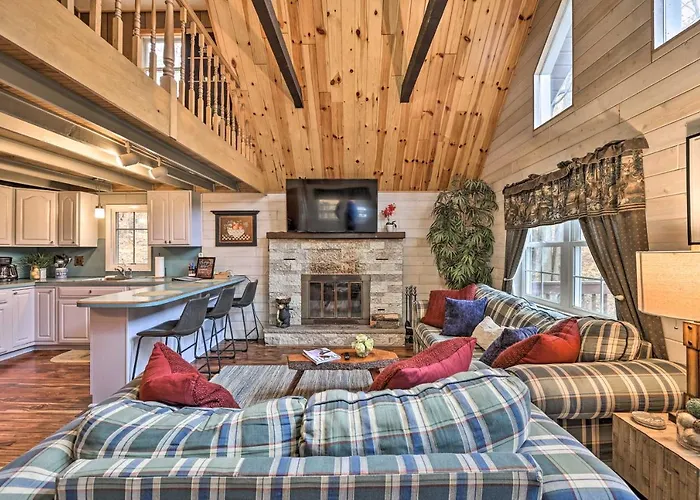 Cozy Arrowhead Lake Chalet With Hot Tub And Fire Pit