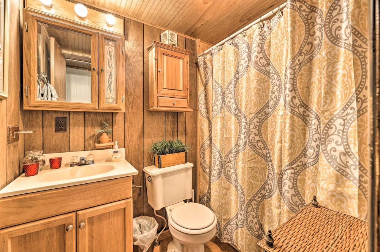Holiday home Cozy Arrowhead Lake Chalet With Hot Tub And Fire Pit