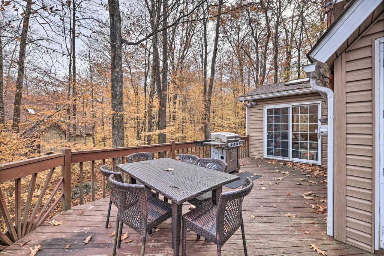 Cozy Arrowhead Lake Chalet With Hot Tub And Fire Pit * Pocono Lake