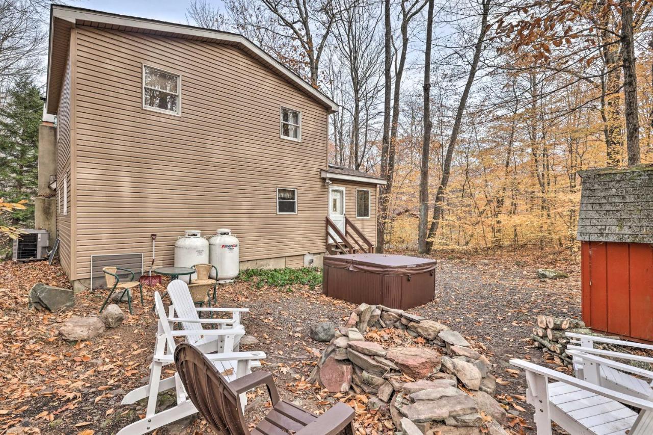 Cozy Arrowhead Lake Chalet With Hot Tub And Fire Pit Holiday home Pocono Lake